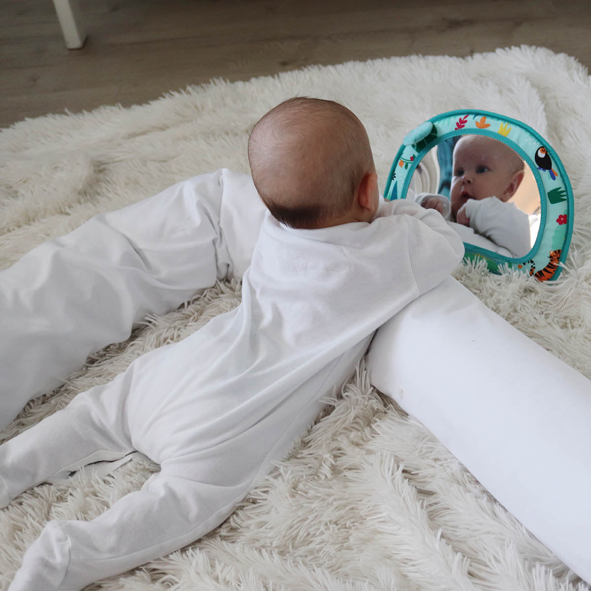 NEST - Tummy Time Mat Tapis de jeu d'eau pour bébé NEST - Tummy Time Mat Tapis de jeu d'eau pour bébé